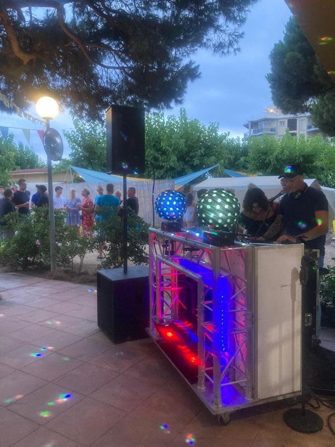 Camping El Pinar Platja Santa Susanna Dış mekan fotoğraf